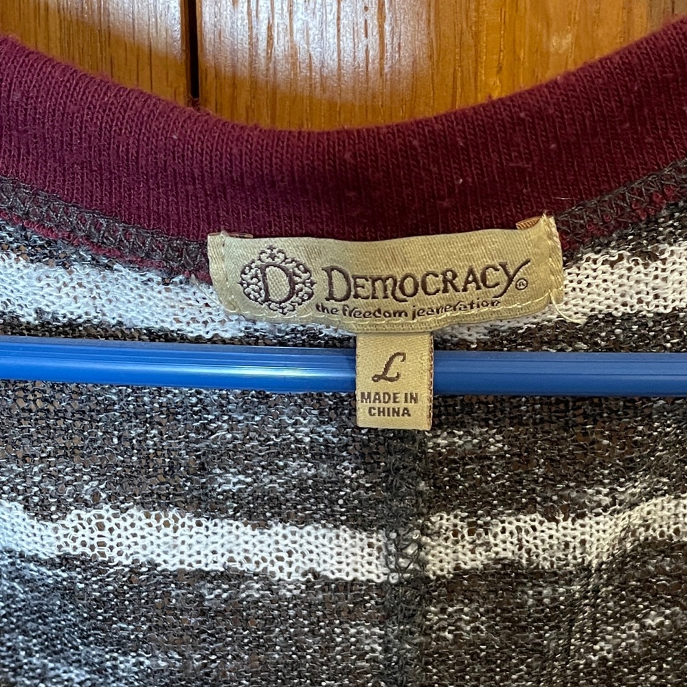 Democracy sweater - Picture 2 of 2